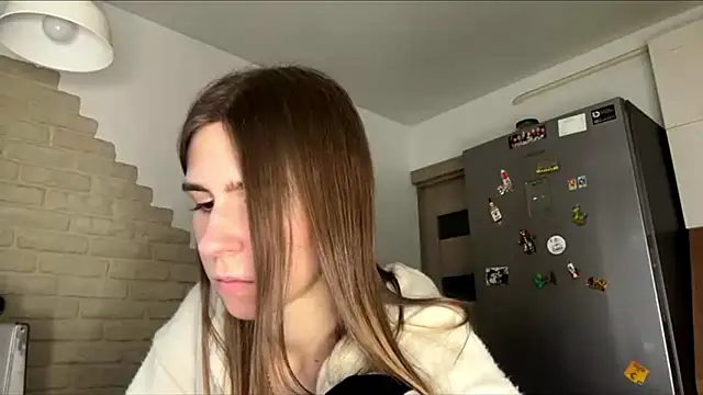 ZaraGuyette live cam on StripChat