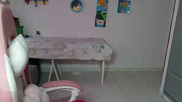 MommyMiaWs webcam