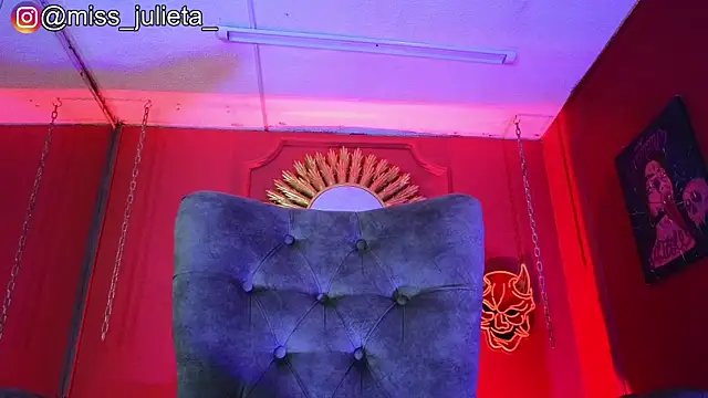Julieta_Russell webcam