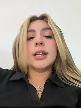 Cloee_Rainbow1 webcam