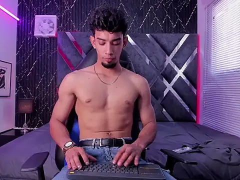 prince_arthur77 live cam on StripChat