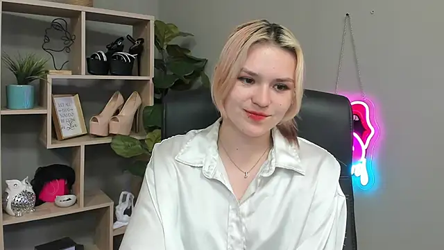 SweetLilyxo live cam on StripChat