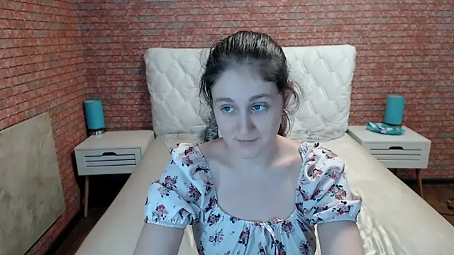 Holliy_Cooper webcam