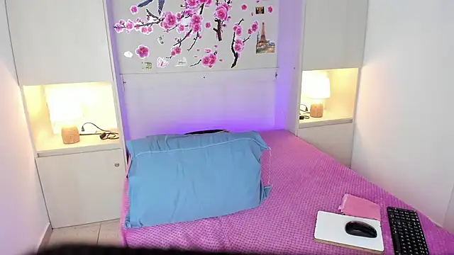 TaylorBloom webcam