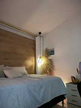 halaaa_1 live cam on StripChat