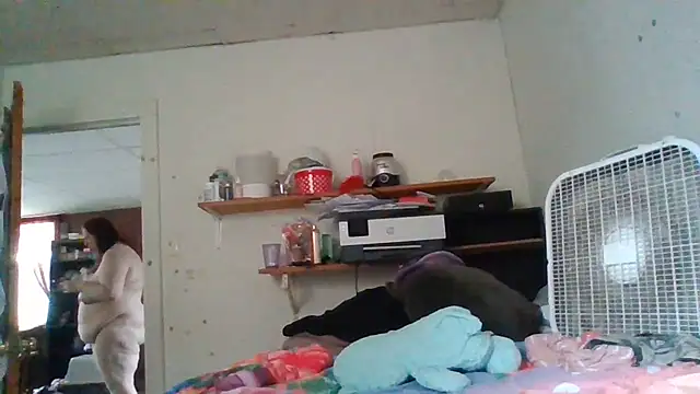 starlight1983 live cam on StripChat