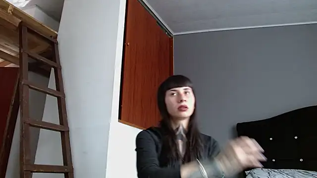Emilia_1995 webcam