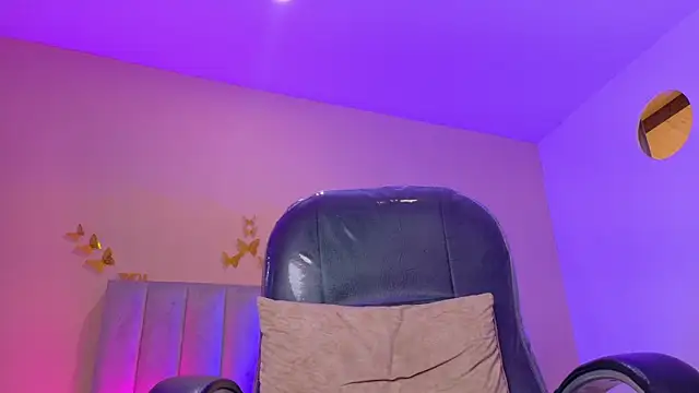 Nascary_Fox live cam on StripChat
