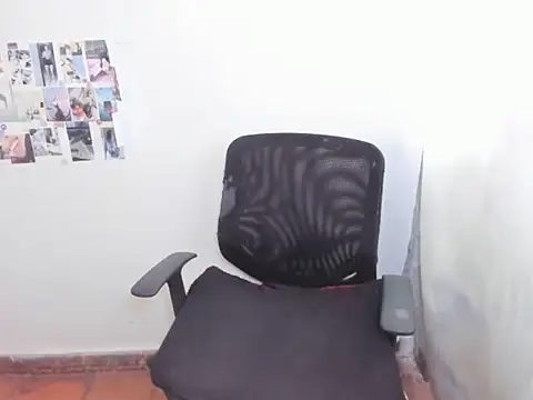 Conie_Squirtt webcam