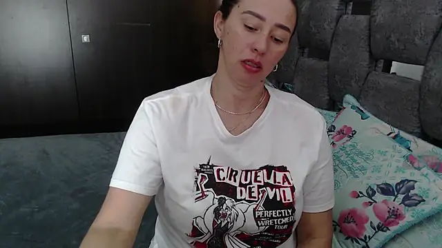 sara_hott_1 live cam on StripChat