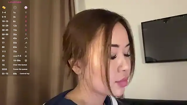 Ur_neighbor_Kira webcam