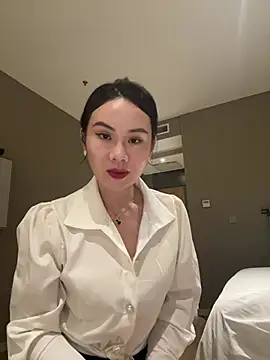 Yanyan__888 live cam on StripChat