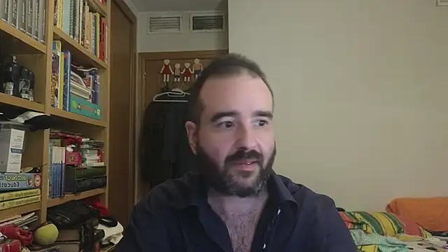 curiosillo83 live cam on StripChat