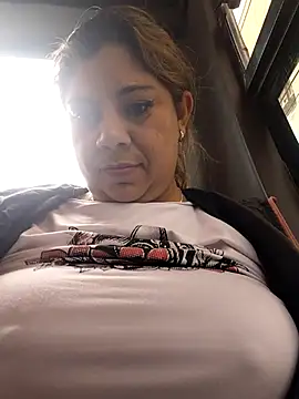 Laura-Hernandez webcam