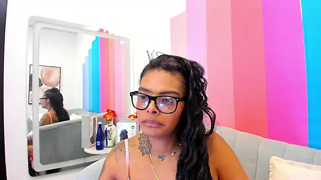 EmmaEbony_ webcam