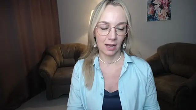 Ava_Elior live cam on StripChat