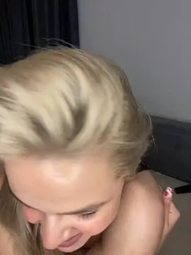 April_Purr webcam