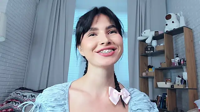 FeliciaKogen live cam on StripChat