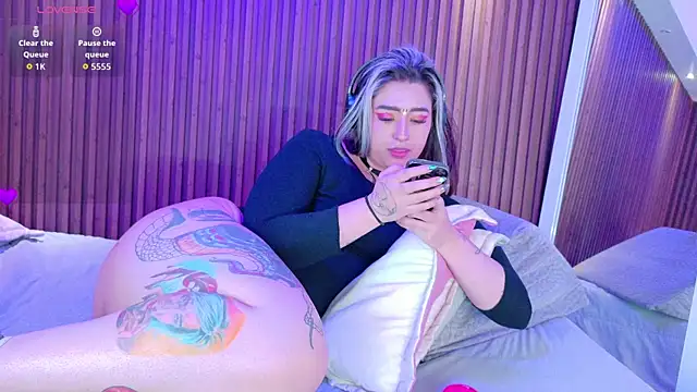 GabyRose9 live cam on StripChat