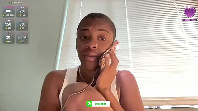 PetiteWet live cam on StripChat