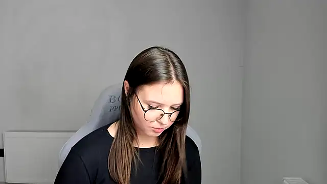 Regina_cute_ live cam on StripChat