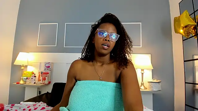 Miss_Khaleesi webcam