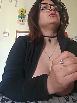 Karengenesisx webcam