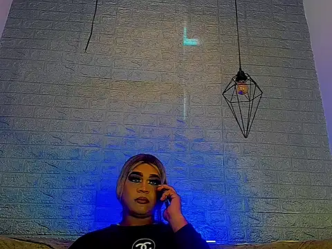 Crystal_ShineSt webcam