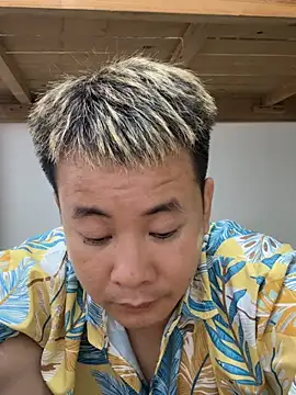 Mackie-1 live cam on StripChat