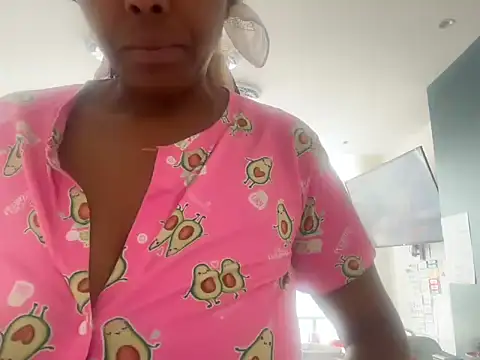 ChocolateCakeQueen webcam