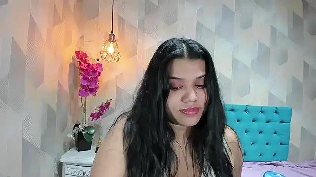 LindaBreeS webcam