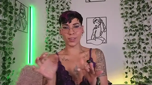 MiaMorgan_ webcam