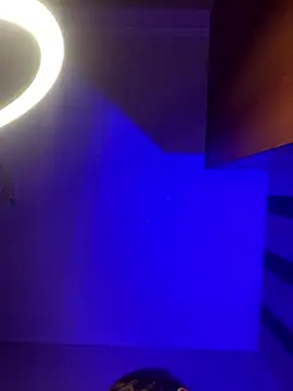 Molli_Luv