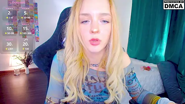 Aliceglass__ webcam