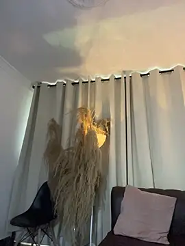 Maii_Luna webcam