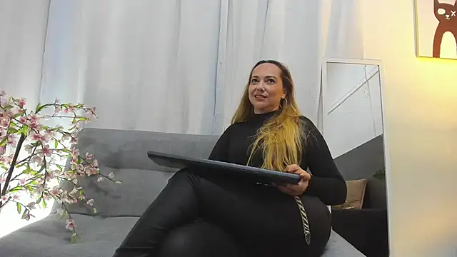 KahiaSmith webcam