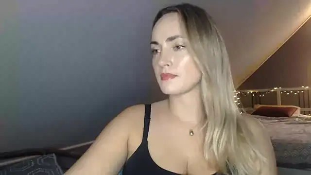 ScarlettSensitive webcam
