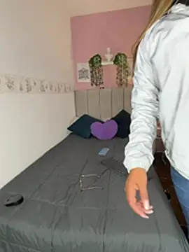 Brenda_Brm webcam