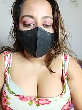 Suger_Lips_99 webcam