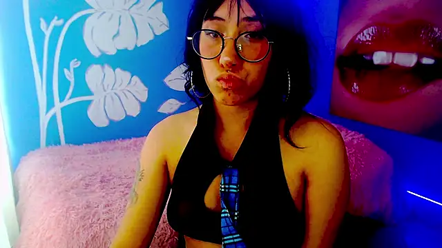 eli_doll webcam