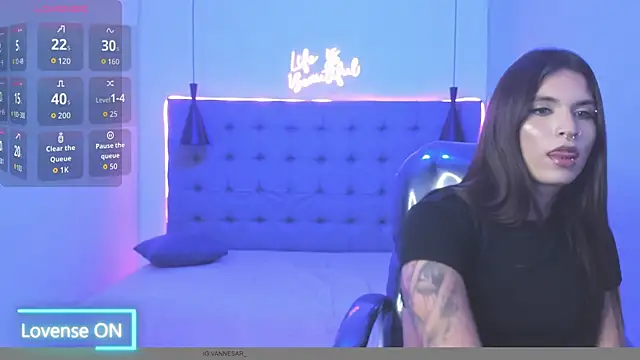 CryBabyVelvet webcam