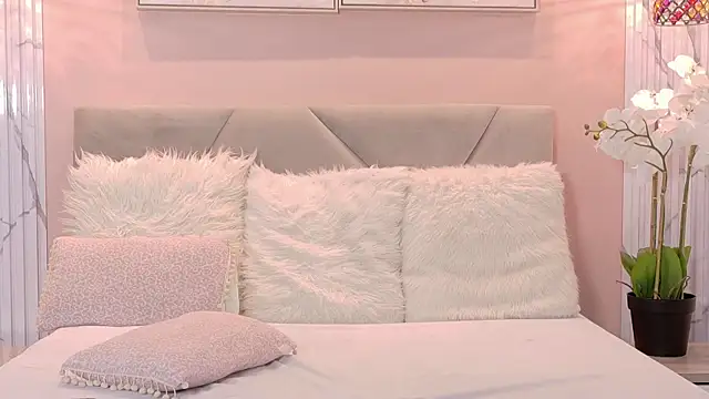 EmilyCarter02_ webcam