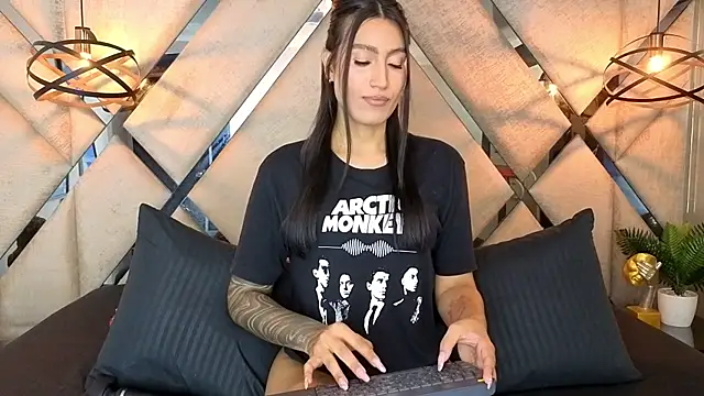 Taly_Fox webcam