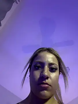 GiaPussy webcam
