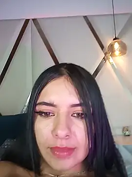 Astraglow1 live cam on StripChat