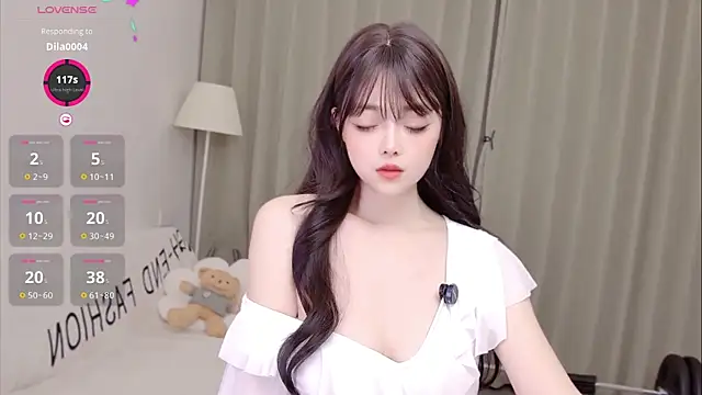uikyy1 live cam on StripChat