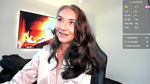 Emma_Mendozaa live cam on StripChat