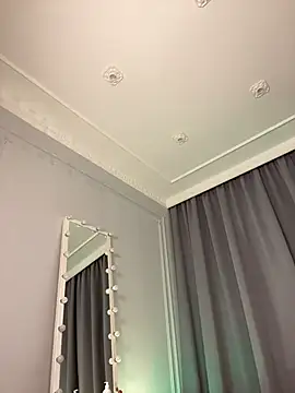SpicyFox_ live cam on StripChat