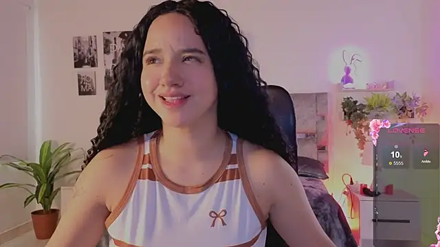 emilyrouxe live cam on StripChat