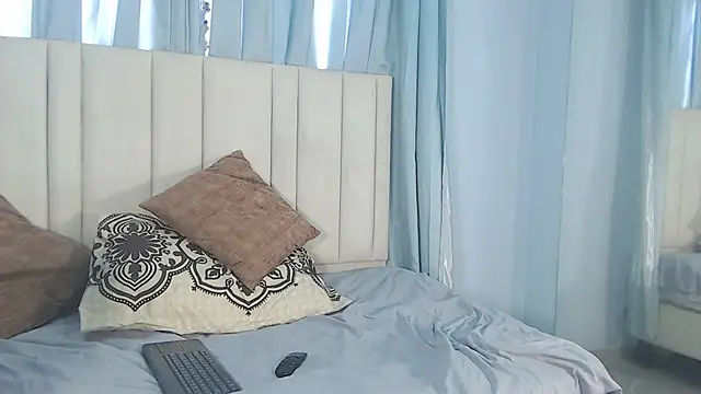 sallydickinson - Sallydickinson's free webcam - UK Sex Cams